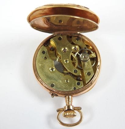 Neck watch in 18K yellow gold, the mechanical...