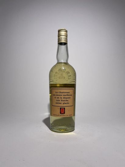 CHARTREUSE. Yellow. Voiron 1966-1982. 1 bt...