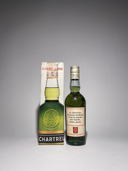 CHARTREUSE. Green. Voiron 1966-1982. 1 bt...