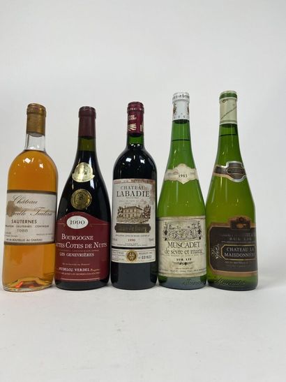 Miscellaneous lot :
- 1 Muscadet 1983
- 1...