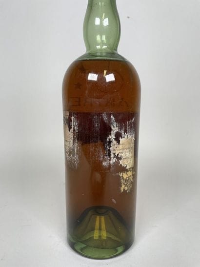 CHARTREUSE. Yellow. Voiron 1941-1951. 1 bt....