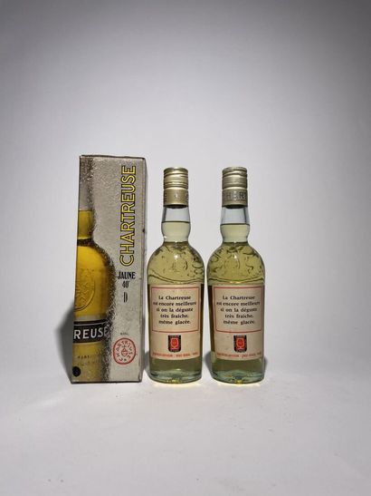 CHARTREUSE. Yellow. Voiron 1966-1982. 2 bt...