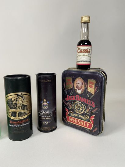Collection of about 300 bottles of whisky,...