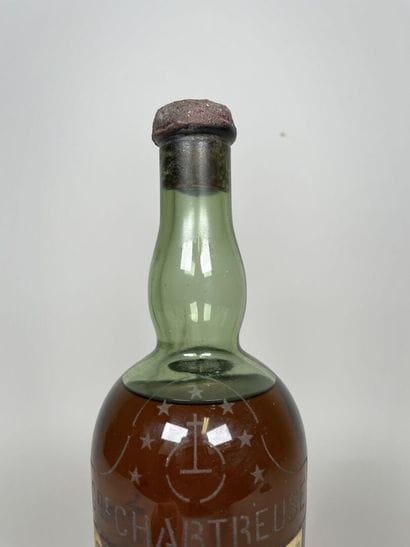 CHARTREUSE. Yellow. Voiron 1941-1951. 1 bt....