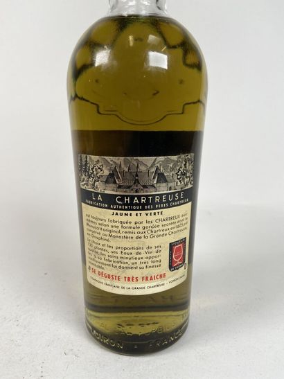 CHARTREUSE. Green. Voiron 1964-1966. 1 bt....