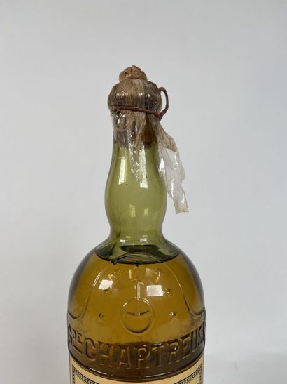 CHARTREUSE. Yellow. Voiron 1951-1956. 1 bt....