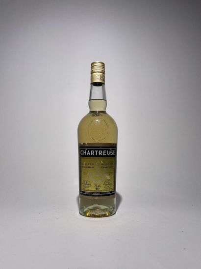 CHARTREUSE. Yellow. Voiron 1966-1982. 1 bt...