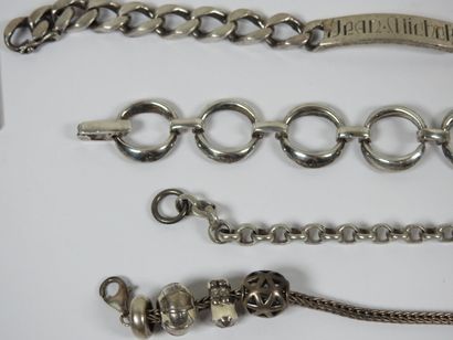 Ensemble de 8 bracelets en argent dont :...