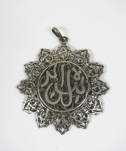 Silver pendant centered of an Arabic calligraphy...
