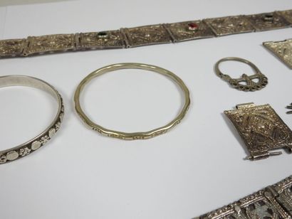 Afrique XXe.
Lot de bijoux berbère en argent...