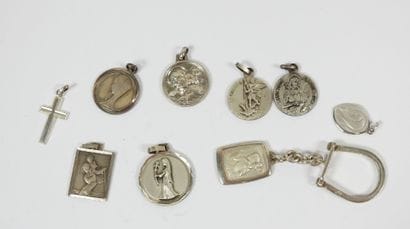 Ensemble de 7 médailles religieuses, circulaires,...