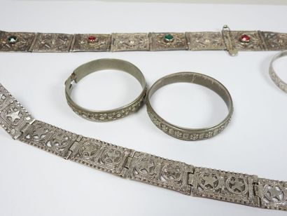 Afrique XXe.
Lot de bijoux berbère en argent...