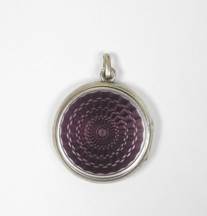Circular religious medal mounted in pendant...