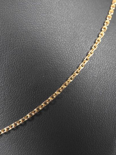 Chaine de cou en argent à maille forçat.
Poids...