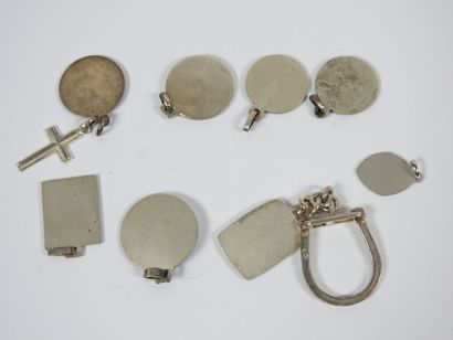 Ensemble de 7 médailles religieuses, circulaires,...