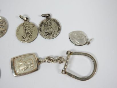 Ensemble de 7 médailles religieuses, circulaires,...