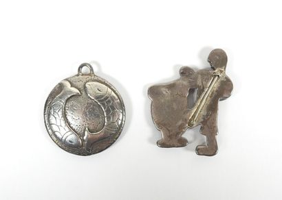Pendentif circulaire probablement en argent...