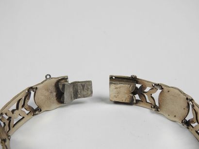 Articulated silver bracelet openwork punctuated...
