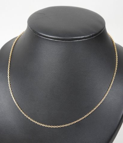 Chaine de cou en argent à maille forçat.
Poids...