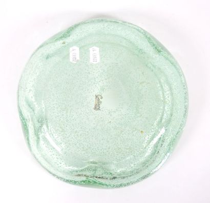 DAUM France.
Coupe à bord polylobé en verre...