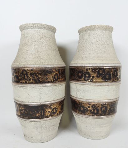 Lucien BRISDOUX (1878-1963).
Paire de vases...
