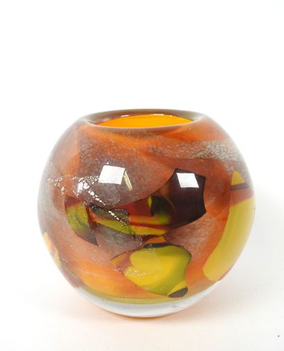 Yves BARTEL (1946-2009).
Vase boule en verre...