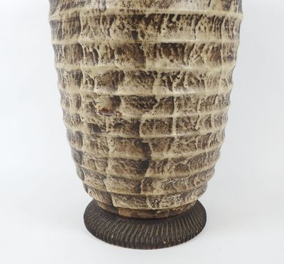 Louis-Auguste DAGE (1885-1963).
Vase en céramique...