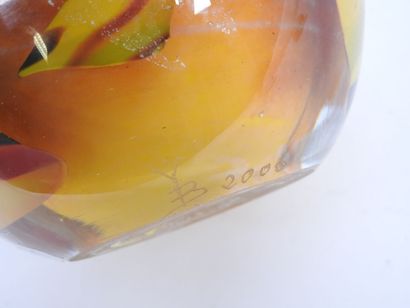 Yves BARTEL (1946-2009).
Vase boule en verre...