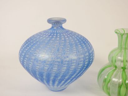 Bertil VALLIEN (1938-2018) pour Kosta Boda.
Vase...