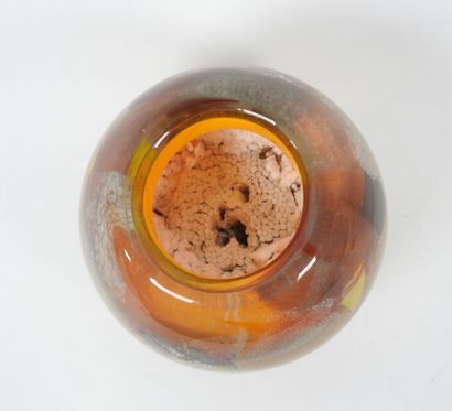 Yves BARTEL (1946-2009).
Vase boule en verre...