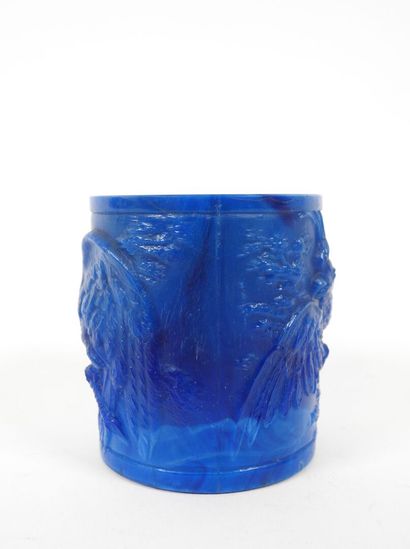 Petit pot circulaire en pâte de verre à l'imitation...