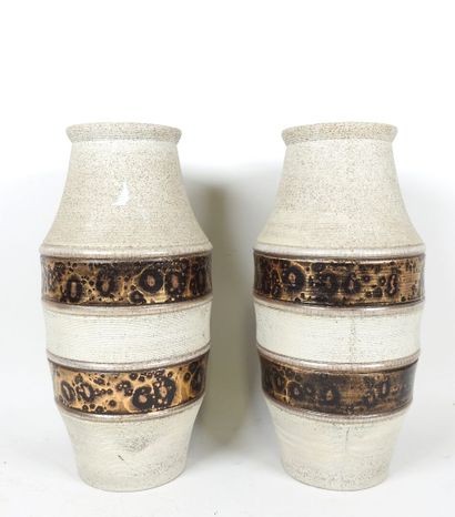 Lucien BRISDOUX (1878-1963).
Paire de vases...