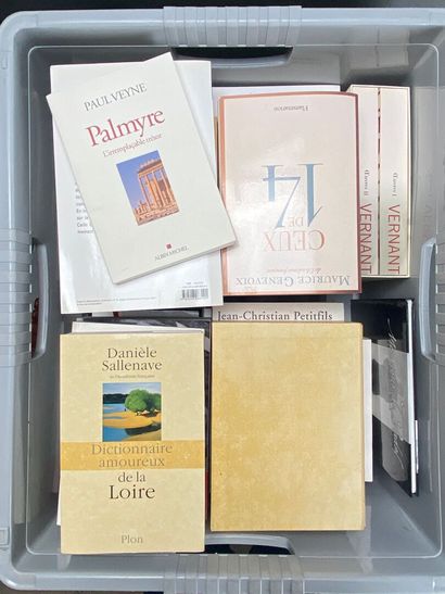 Lot d'environ 30 volumes dont Tours mémoire...