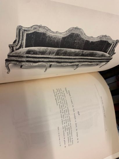 [4 IMPORTANTS CATALOGUES ILLUSTRÉS DE VENTE...
