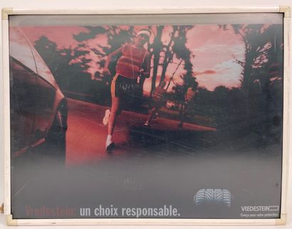 VREDESTEIN. 
Panneau publicitaire lumineux...