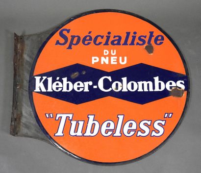 Plaque émaillée circulaire PNEUS KLEBER COLOMBES.
Lettrage...