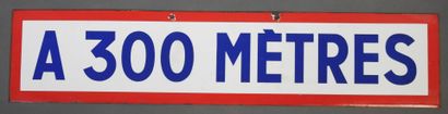 Plaque émaillée indicative routière. 
Lettrage...
