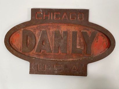 Plaque en fonte DANLY, Chicaco USA.
Fond...