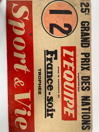 Deux plaques de voiture suiveuse contrecollées...