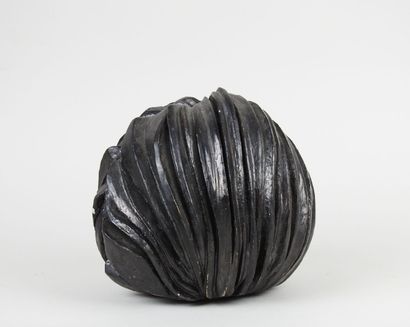 HERMANN, XXe.
Vase en céramique de forme...