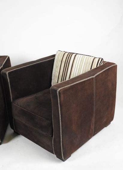 Paire de fauteuils en bois recouvert de nimbuc...