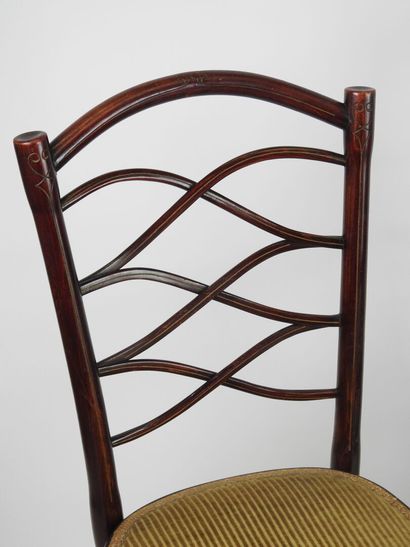 THONET.
Ensemble comprenant un fauteuil et...