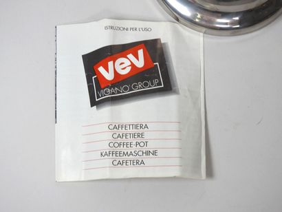 VEV VIGANO éditeur.
Cafetière en inox et...