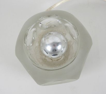PEILL & PUTZLER (XXe)
Lampe boule en verre...