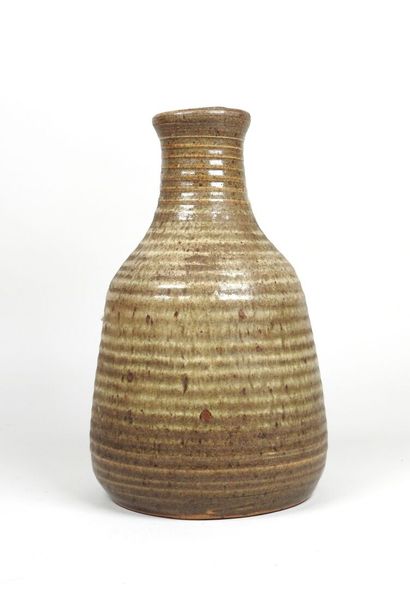 FONTGOMBAULT, XXe.
Lot comprenant un vase...