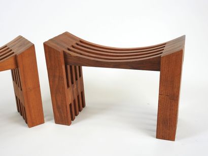 Alain GAUBERT (XXe).
Paire de tabourets en...