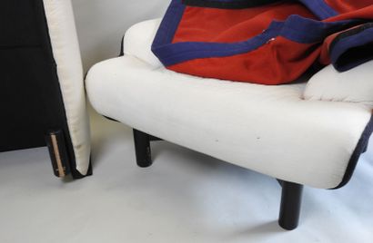 Vico MAGISTRETTI (1920-2006), édition CASSINA.
Fauteuil...