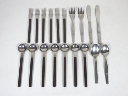 Raymond LOEWY (1893-1986) pour AIR FRANCE.
Ensemble...