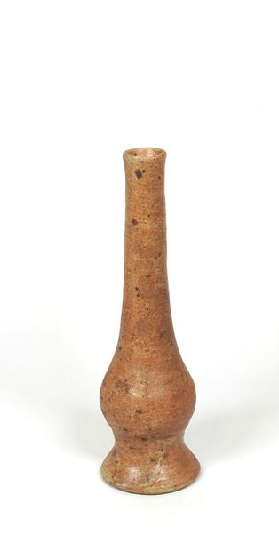 École XXe. 
Vase soliflore en céramique....