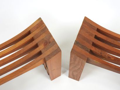 Alain GAUBERT (XXe).
Paire de tabourets en...